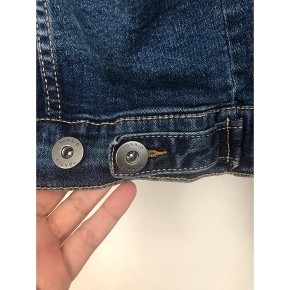 Torrid Women's Jean Jacket size 14/16 - Picture 4 of 7